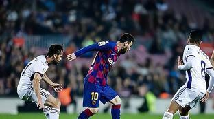 这位女裁判 这位女裁判